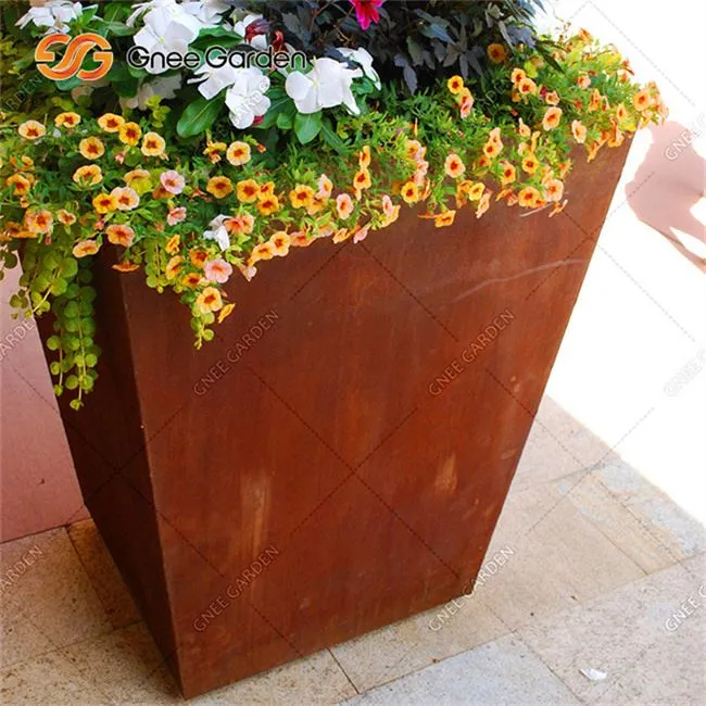 Jardiniere personalizate din oțel corten