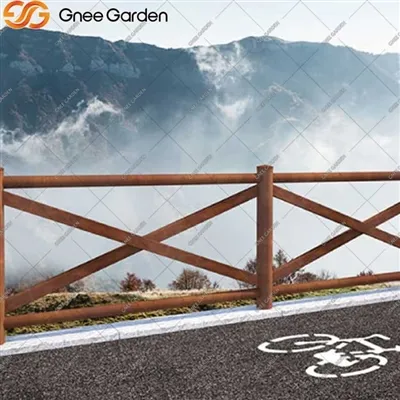 Peisaj modern cu gard de oțel Corten