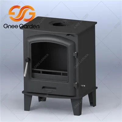 Sobă mică din fontă pentru camping în aer liber.